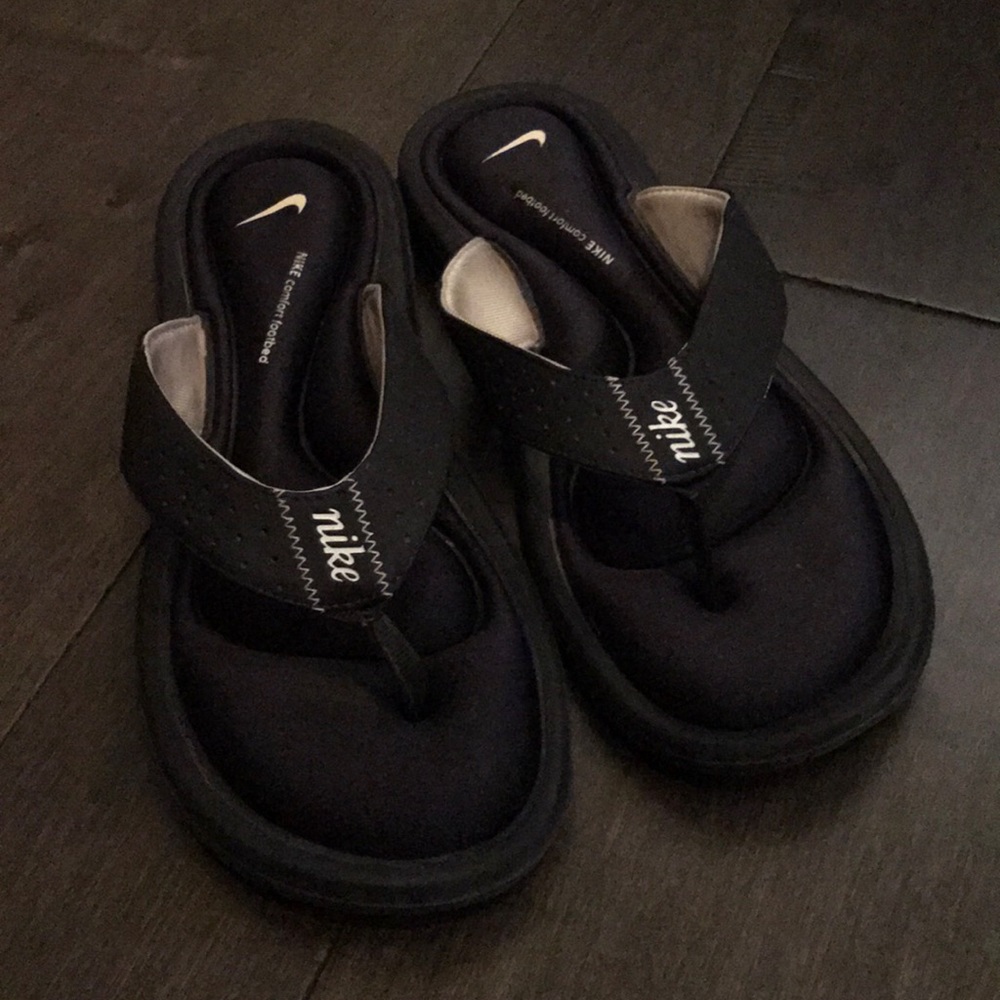 Nike flip flops